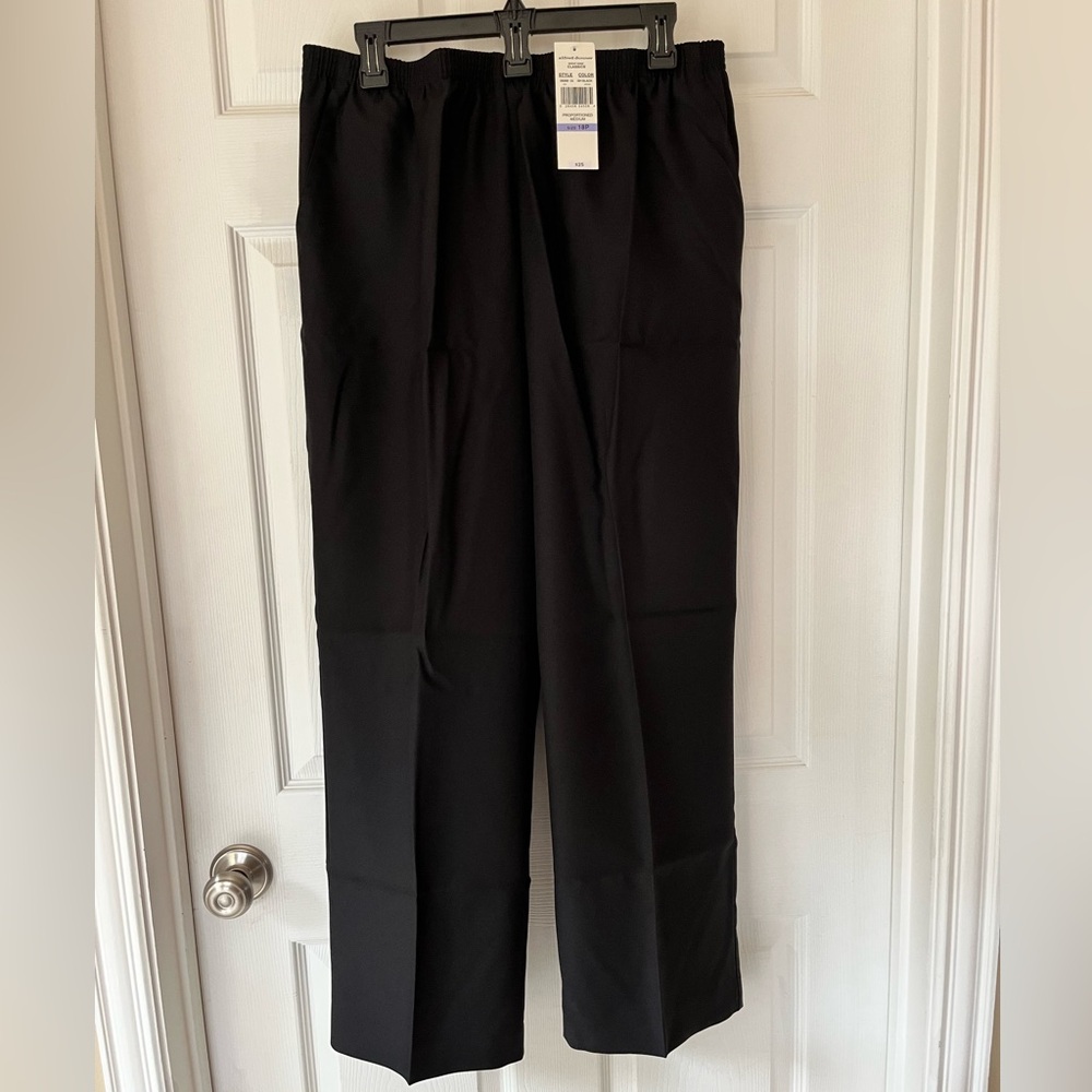 Alfred Dunner Classics Elastic Waist Proportioned Med 18P Black NWT